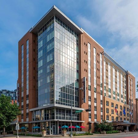 Hampton Inn & Suites Madison Downtown Экстерьер фото