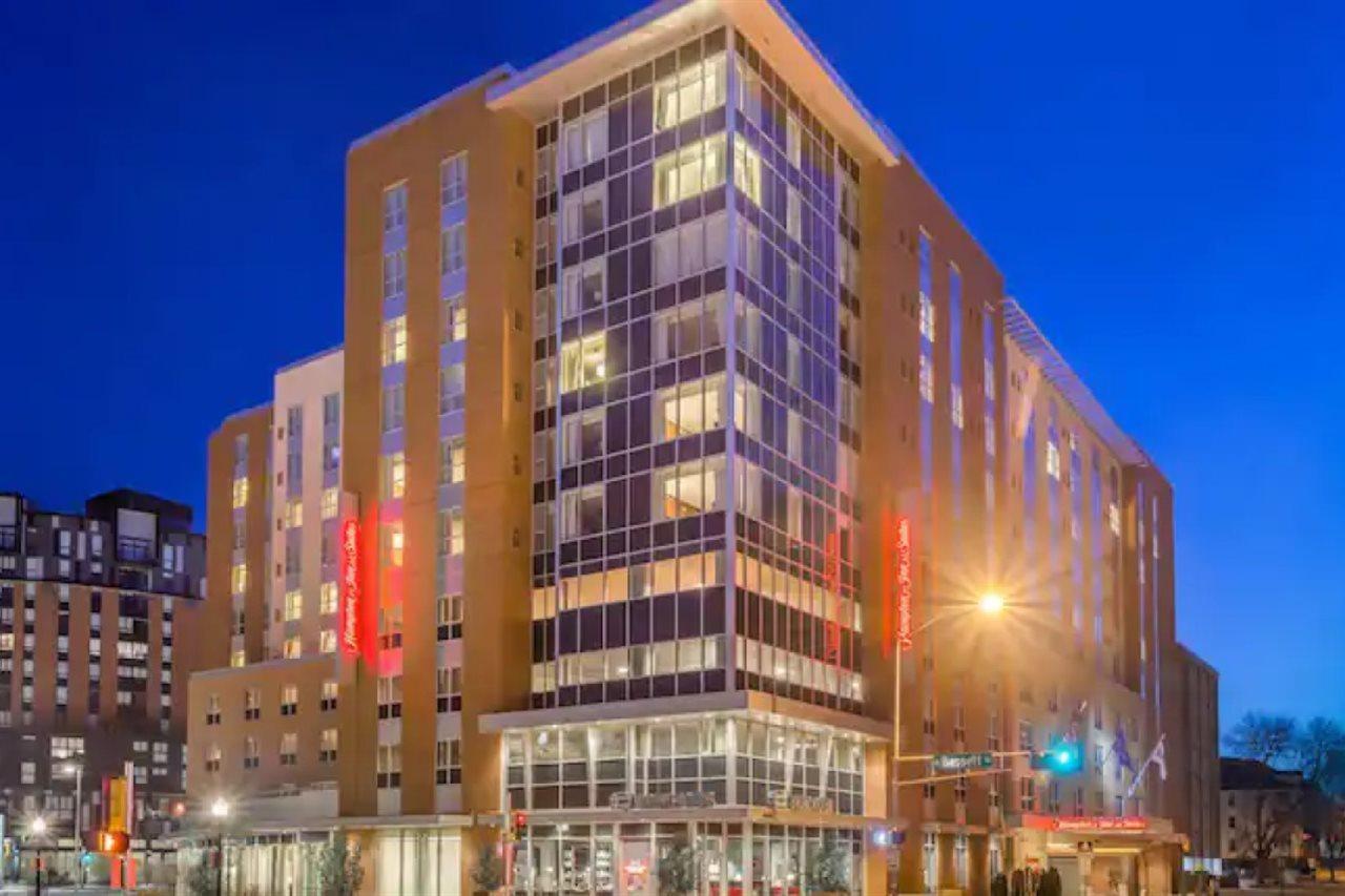 Hampton Inn & Suites Madison Downtown Экстерьер фото