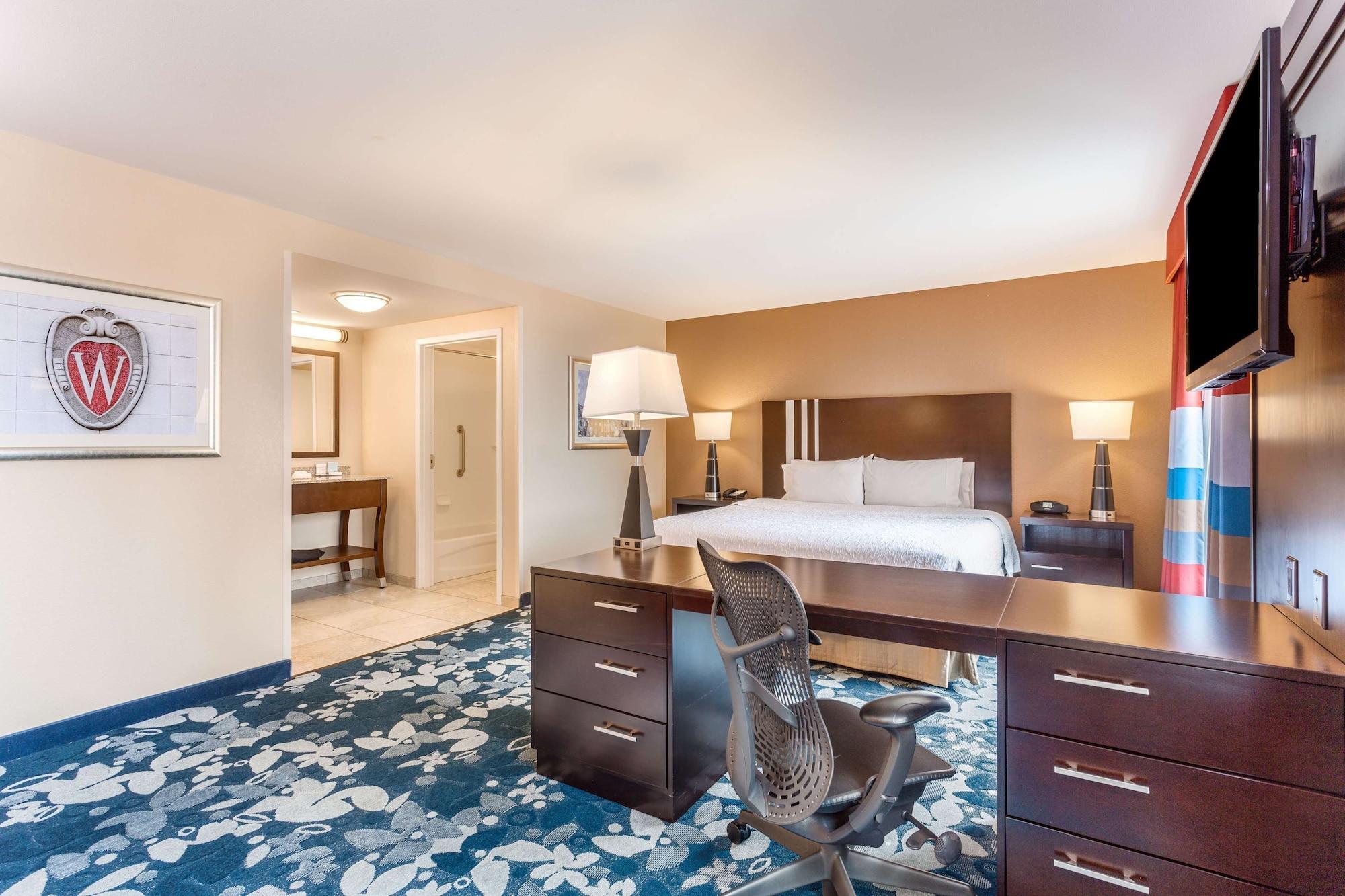 Hampton Inn & Suites Madison Downtown Экстерьер фото