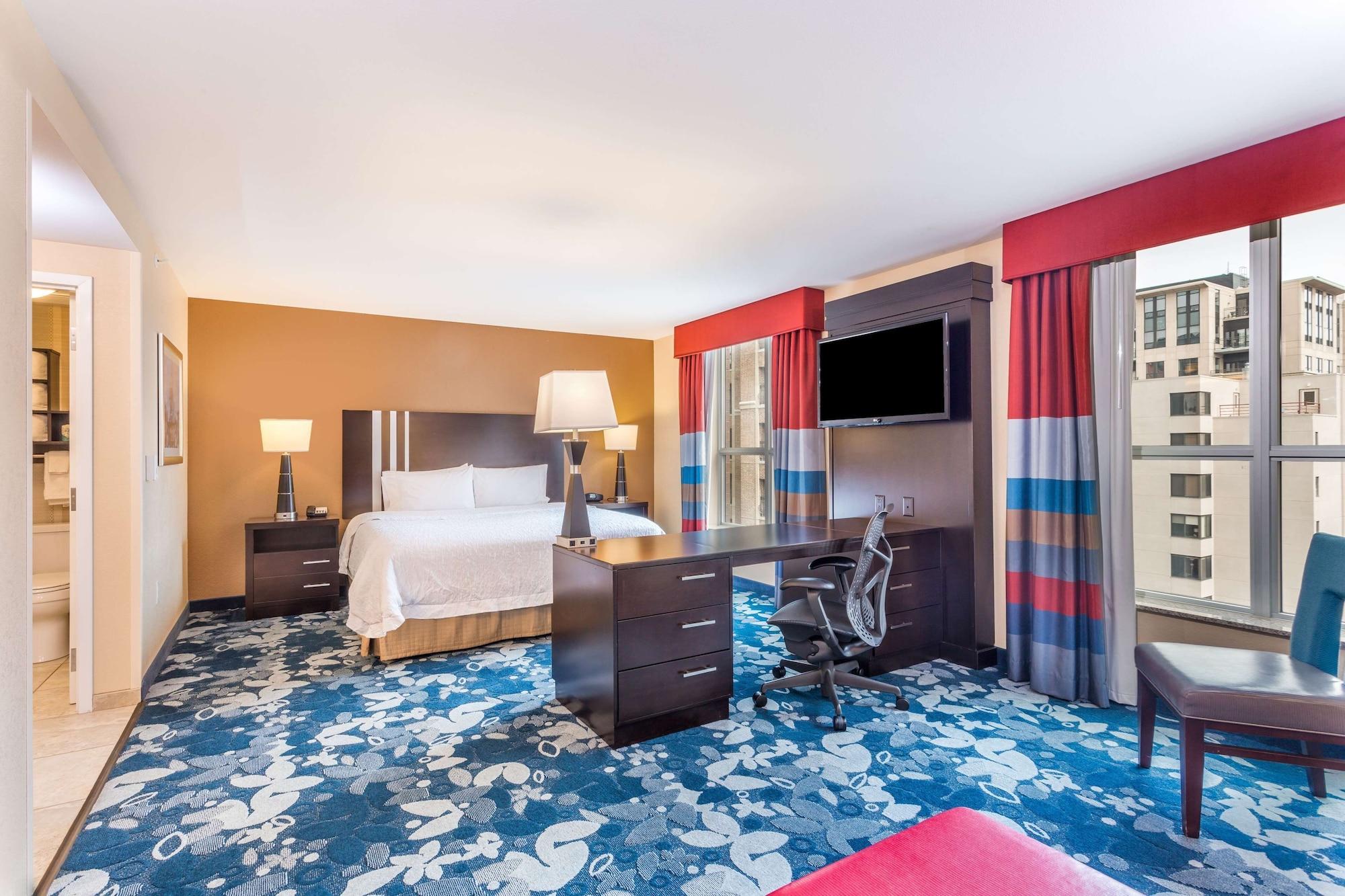 Hampton Inn & Suites Madison Downtown Экстерьер фото