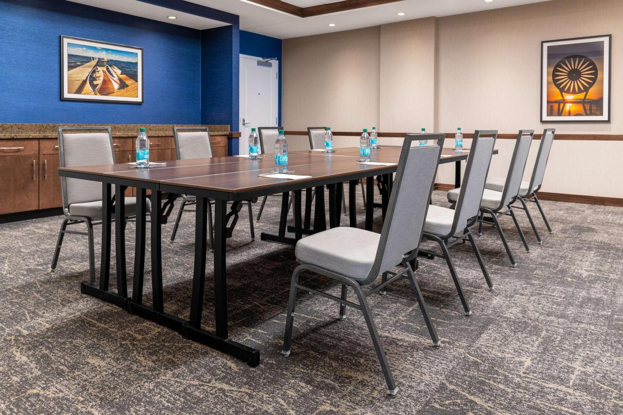 Hampton Inn & Suites Madison Downtown Экстерьер фото