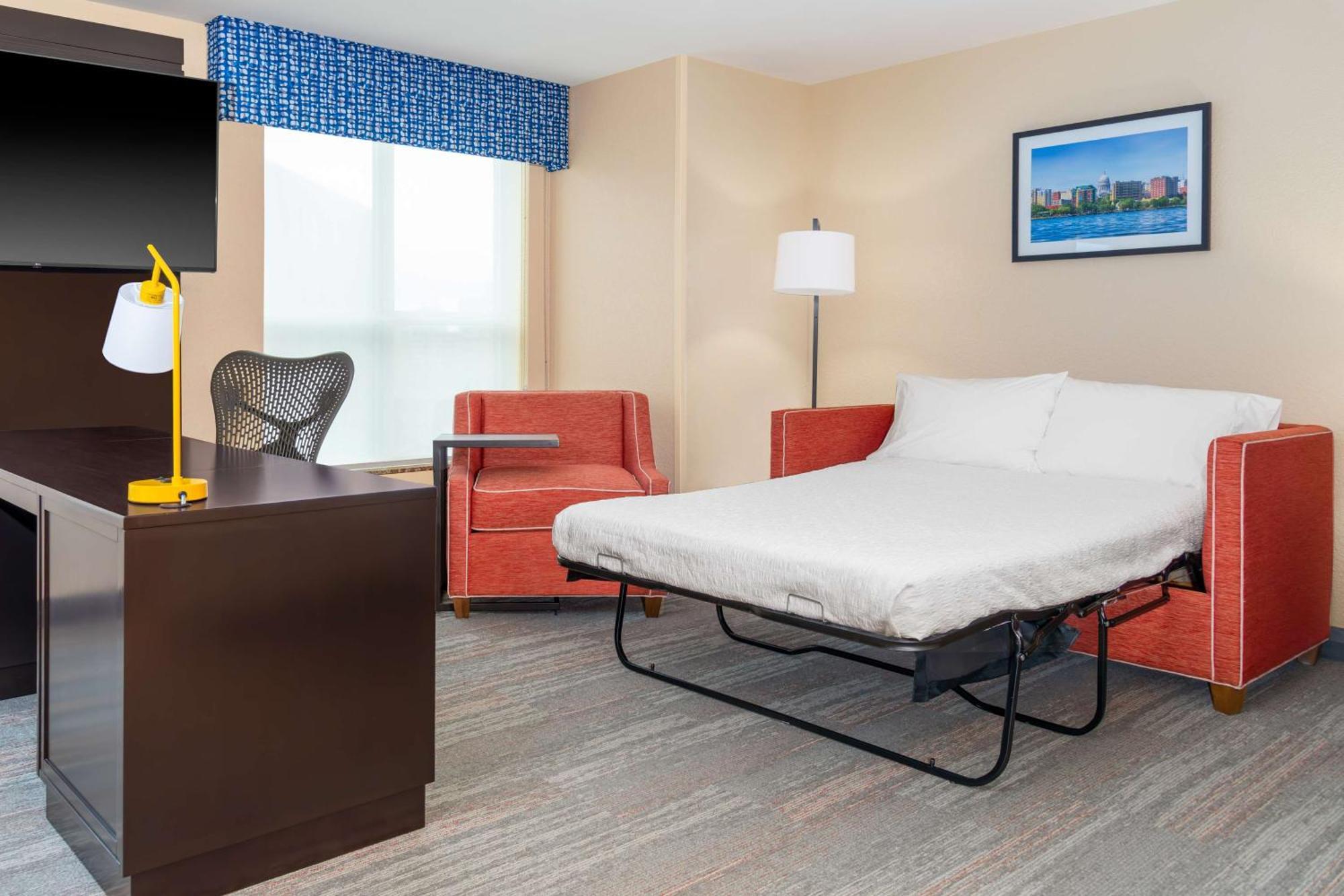 Hampton Inn & Suites Madison Downtown Экстерьер фото