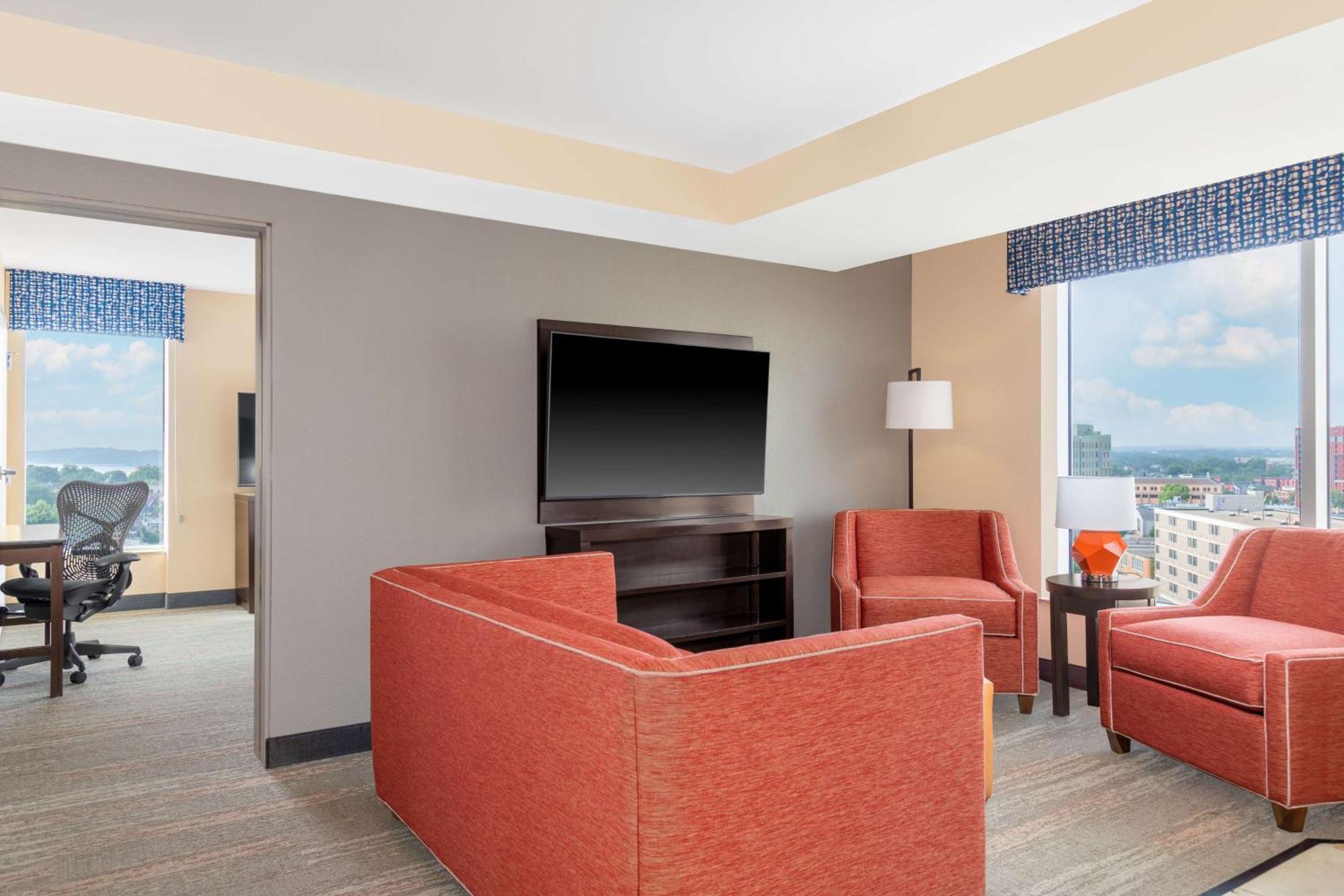 Hampton Inn & Suites Madison Downtown Экстерьер фото