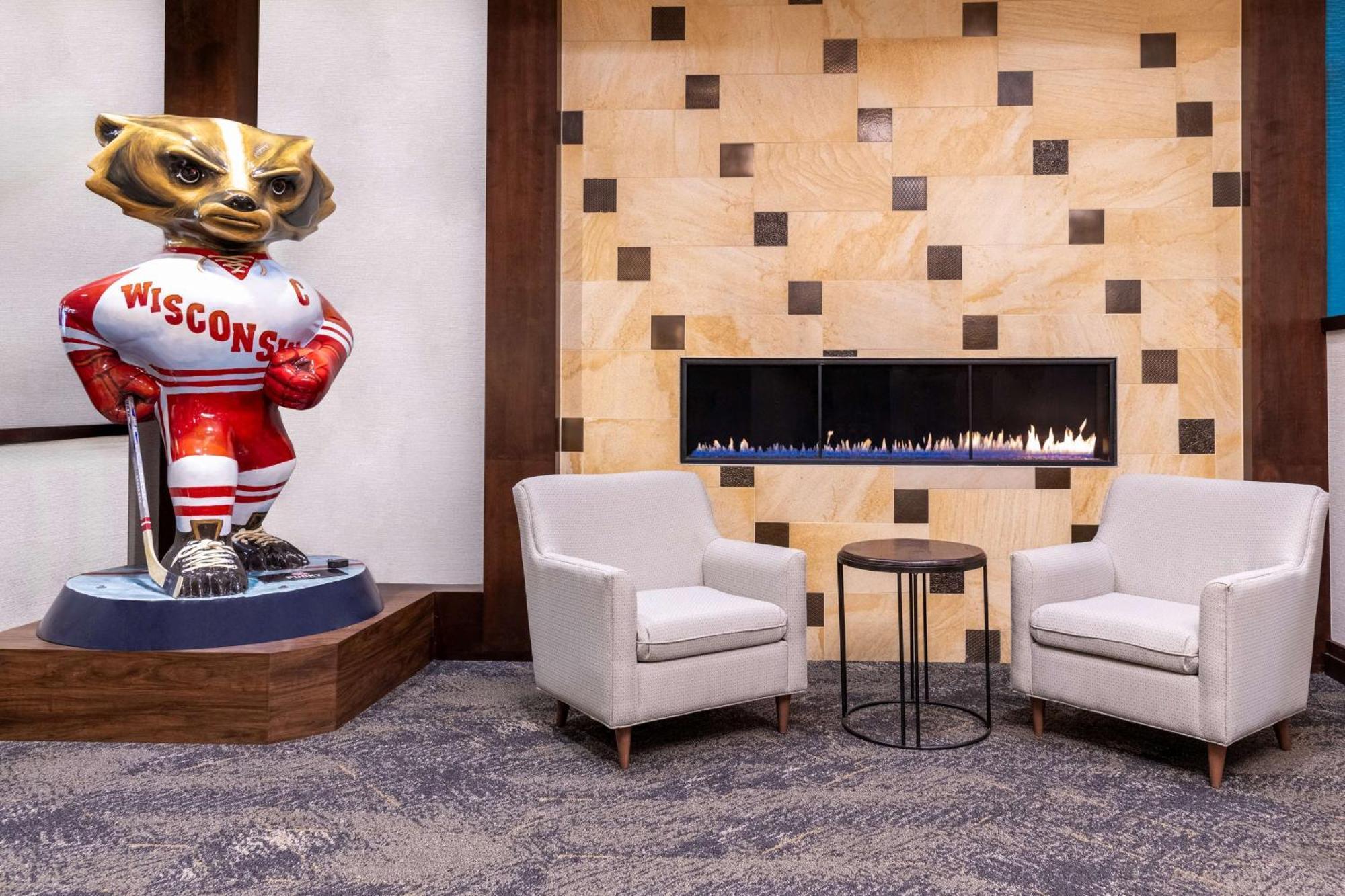 Hampton Inn & Suites Madison Downtown Экстерьер фото